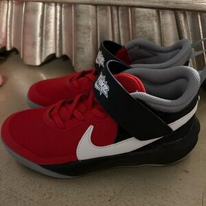 Kids Brand New Nike 2.5Y